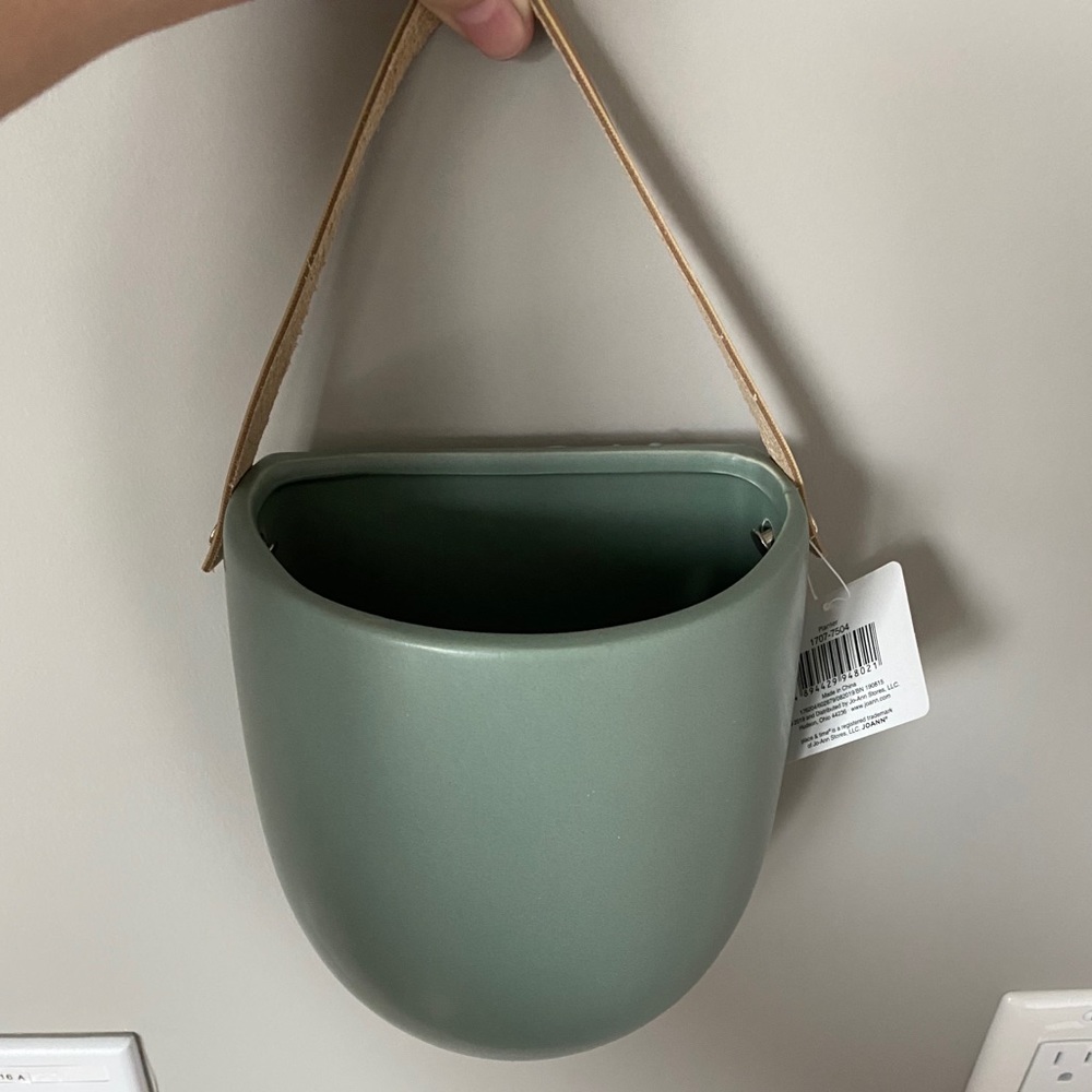 Hanging planter